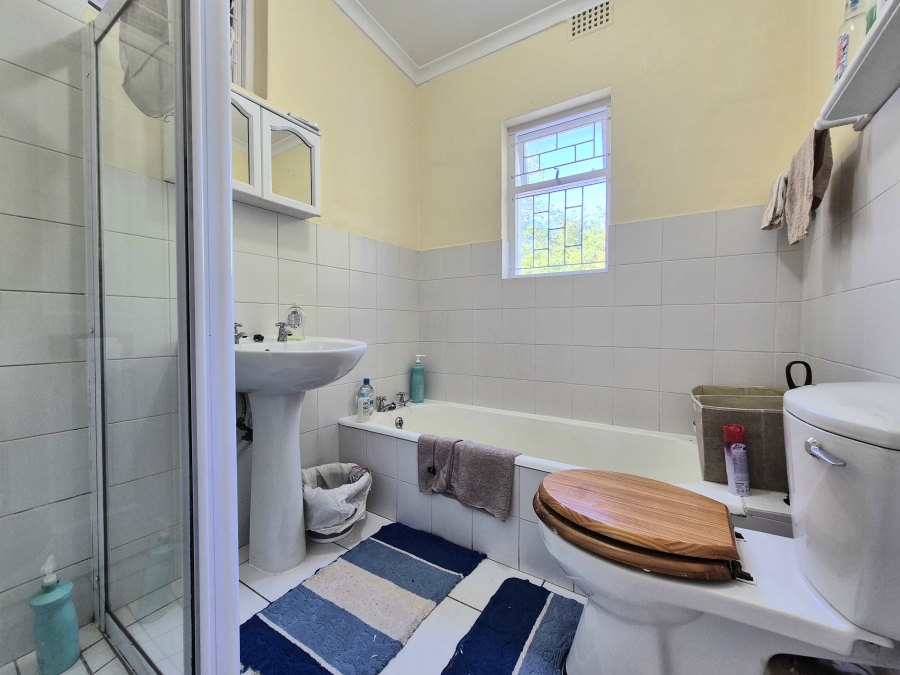 4 Bedroom Property for Sale in Wynberg Upper Western Cape